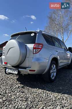 Позашляховик / Кросовер Toyota RAV4 2010 в 