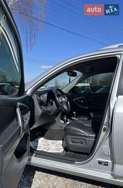 Позашляховик / Кросовер Toyota RAV4 2010 в 