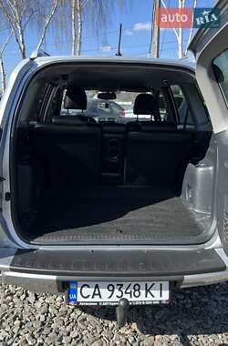 Позашляховик / Кросовер Toyota RAV4 2010 в 