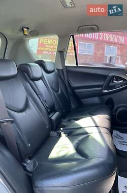 Позашляховик / Кросовер Toyota RAV4 2010 в 
