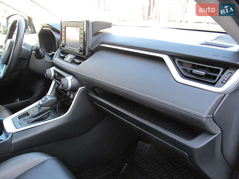 Позашляховик / Кросовер Toyota RAV4 2019 в Києві