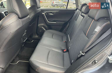 Внедорожник / Кроссовер Toyota RAV4 2023 в 