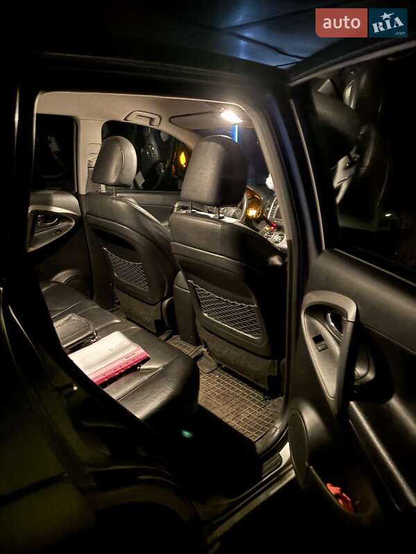 Внедорожник / Кроссовер Toyota RAV4 2009 в Кривом Роге