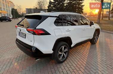 Внедорожник / Кроссовер Toyota RAV4 2021 в 