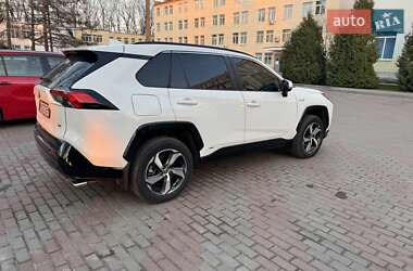 Внедорожник / Кроссовер Toyota RAV4 2021 в 