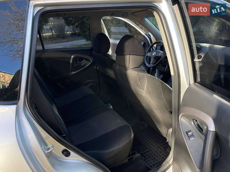 Внедорожник / Кроссовер Toyota RAV4 2007 в Киеве
