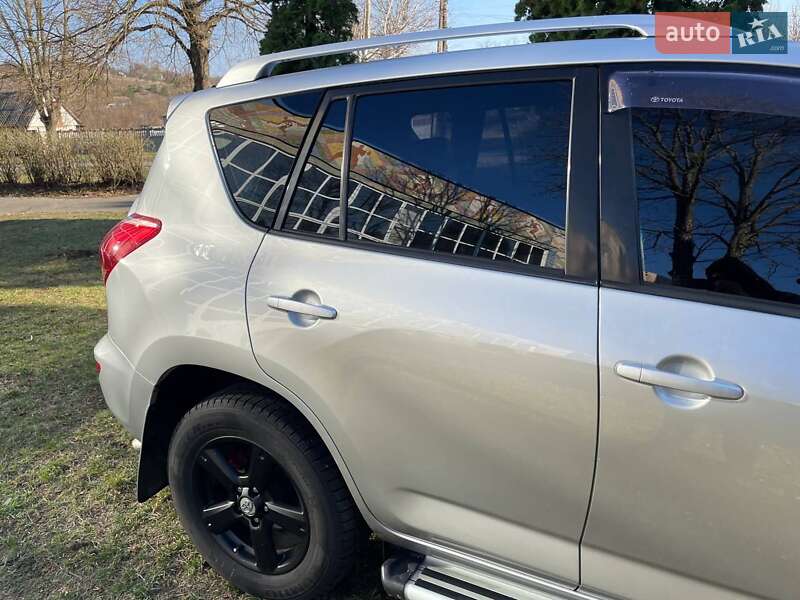 Внедорожник / Кроссовер Toyota RAV4 2007 в Киеве