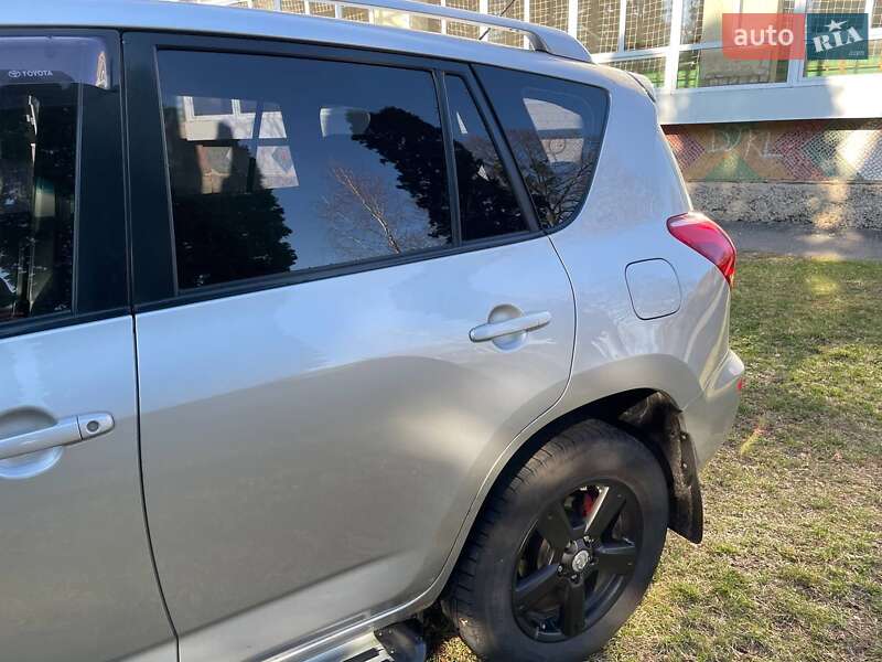Внедорожник / Кроссовер Toyota RAV4 2007 в Киеве