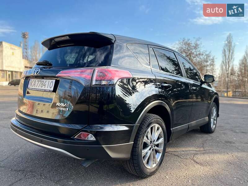 Позашляховик / Кросовер Toyota RAV4 2017 в Южноукраїнську