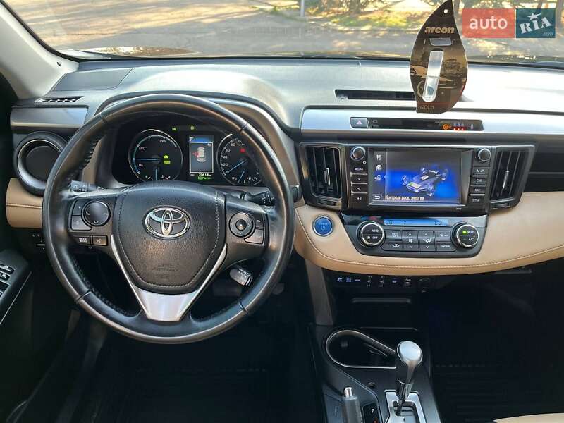 Позашляховик / Кросовер Toyota RAV4 2017 в Южноукраїнську