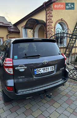 Внедорожник / Кроссовер Toyota RAV4 2009 в 