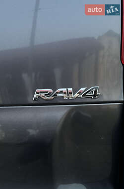 Внедорожник / Кроссовер Toyota RAV4 2009 в 