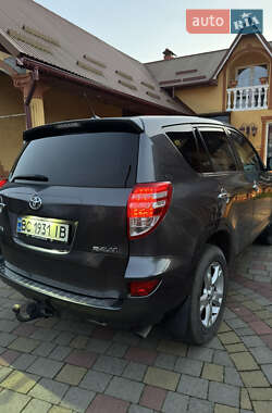 Внедорожник / Кроссовер Toyota RAV4 2009 в 