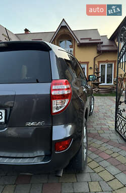 Внедорожник / Кроссовер Toyota RAV4 2009 в 