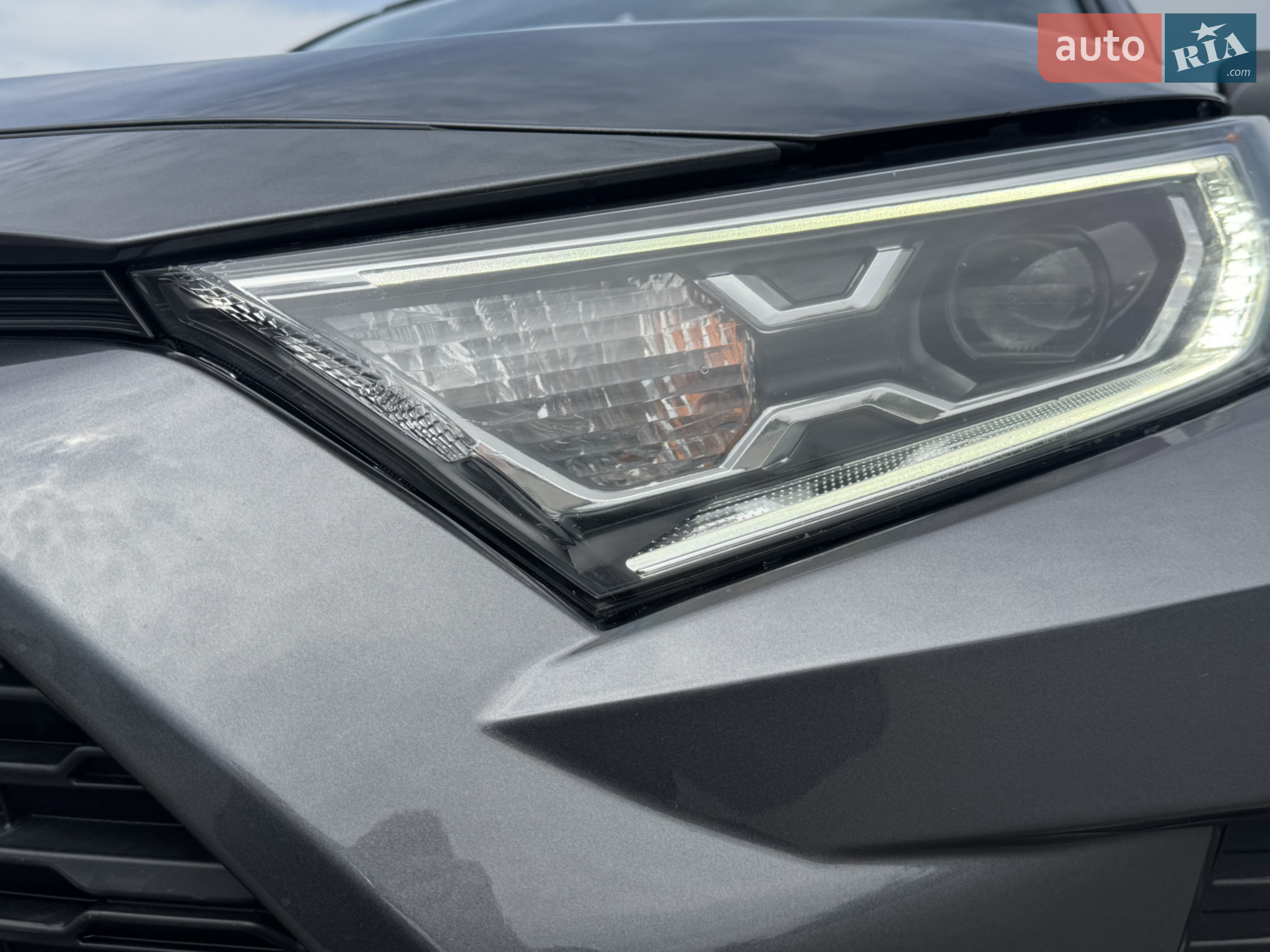 2019 Toyota RAV 4 - мініатюра 11