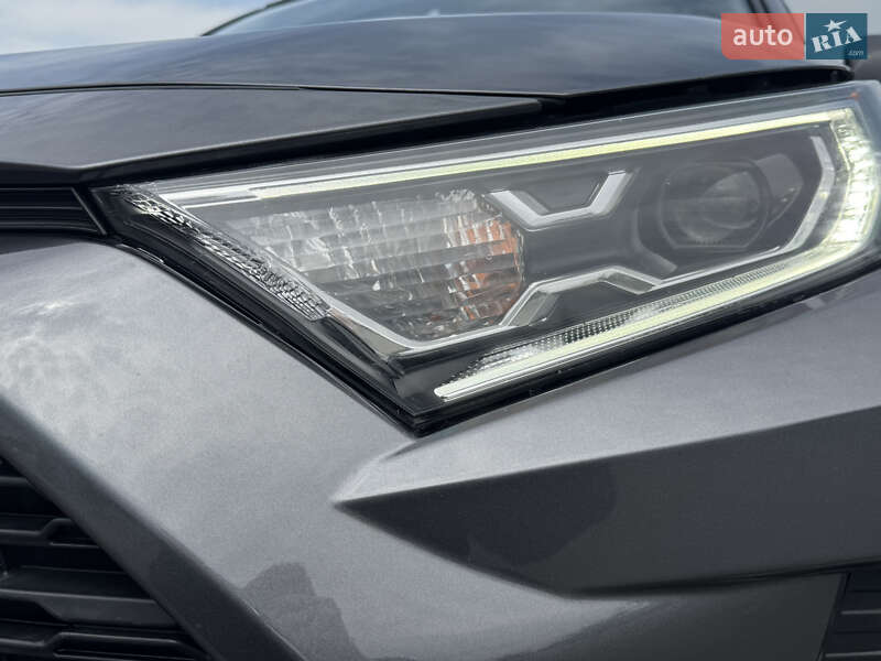 Внедорожник / Кроссовер Toyota RAV4 2019 в Одессе