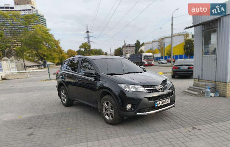 Внедорожник / Кроссовер Toyota RAV4 2015 в Днепре