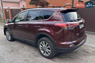 Позашляховик / Кросовер Toyota RAV4 2017 в Києві