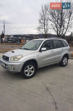 Внедорожник / Кроссовер Toyota RAV4 2002 в Старом Самборе