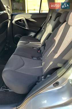 Позашляховик / Кросовер Toyota RAV4 2009 в 