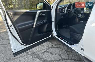 Позашляховик / Кросовер Toyota RAV4 2015 в 