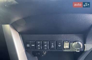 Позашляховик / Кросовер Toyota RAV4 2015 в 