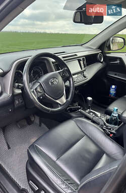 Позашляховик / Кросовер Toyota RAV4 2017 в 