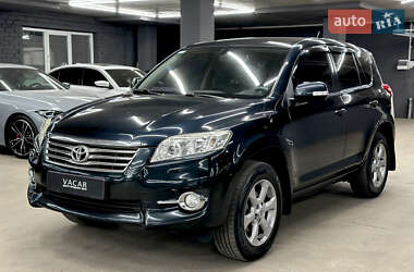 Позашляховик / Кросовер Toyota RAV4 2010 в 