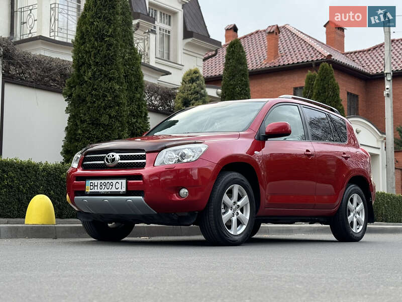 Позашляховик / Кросовер Toyota RAV4 2008 в 