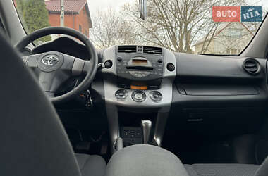 Позашляховик / Кросовер Toyota RAV4 2008 в 