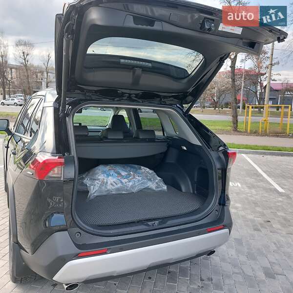 Позашляховик / Кросовер Toyota RAV4 2024 в Києві