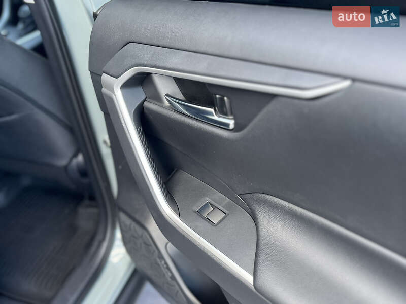 Позашляховик / Кросовер Toyota RAV4 2019 в Києві