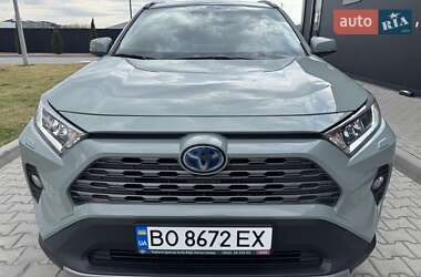 Внедорожник / Кроссовер Toyota RAV4 2021 в 