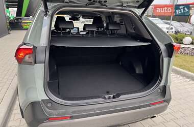 Внедорожник / Кроссовер Toyota RAV4 2021 в 