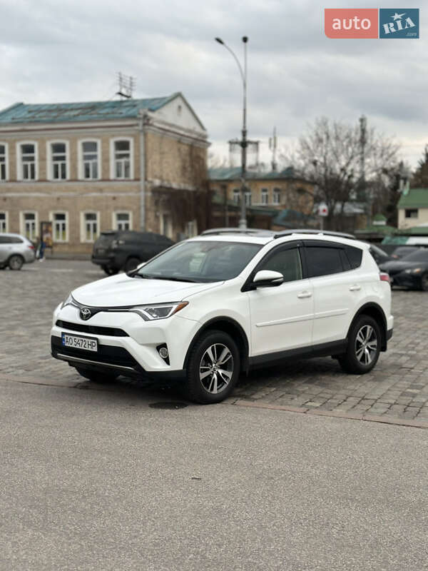 Позашляховик / Кросовер Toyota RAV4 2018 в Києві