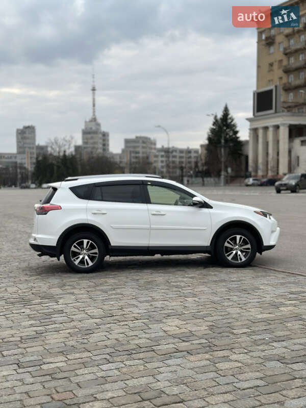 Позашляховик / Кросовер Toyota RAV4 2018 в Києві