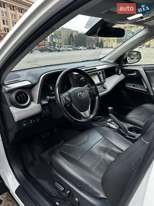 Позашляховик / Кросовер Toyota RAV4 2018 в Києві