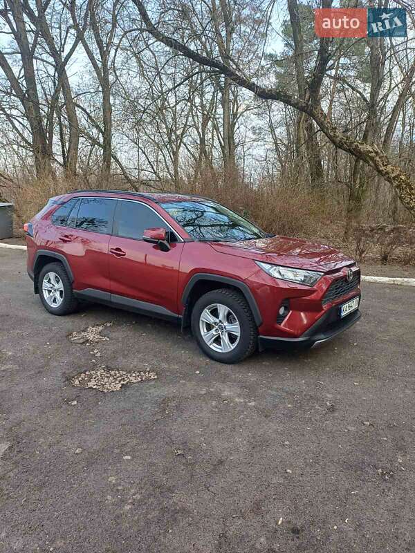 Позашляховик / Кросовер Toyota RAV4 2019 в Києві