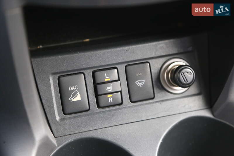 Внедорожник / Кроссовер Toyota RAV4 2006 в Киеве