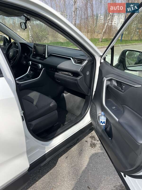 Внедорожник / Кроссовер Toyota RAV4 2021 в Запорожье фото 7 Внедорожник / Кроссовер Toyota RAV4 2021 в Запорожье