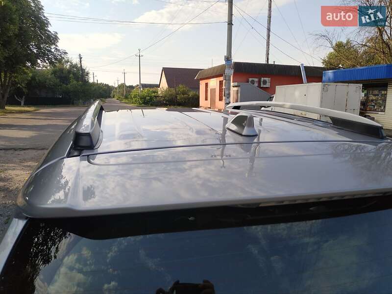 Позашляховик / Кросовер Toyota RAV4 2017 в Кам'янському