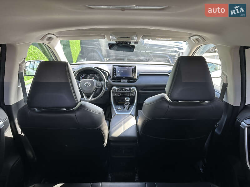 Позашляховик / Кросовер Toyota RAV4 2020 в Києві