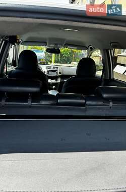 Позашляховик / Кросовер Toyota RAV4 2012 в 