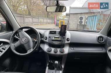 Внедорожник / Кроссовер Toyota RAV4 2006 в 