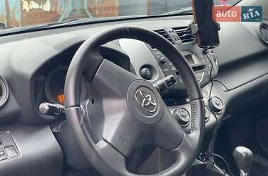 Внедорожник / Кроссовер Toyota RAV4 2006 в 