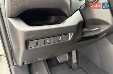 Внедорожник / Кроссовер Toyota RAV4 2019 в 