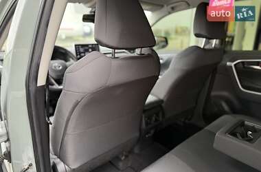 Внедорожник / Кроссовер Toyota RAV4 2019 в 