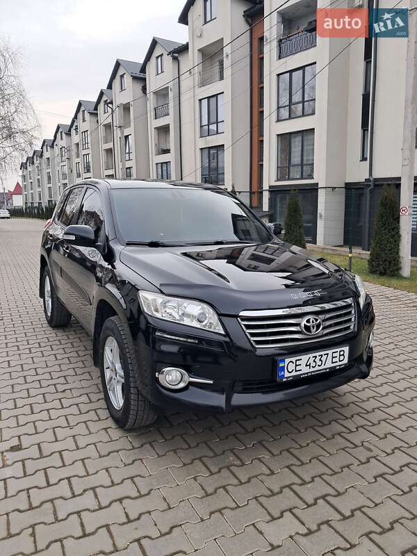 Позашляховик / Кросовер Toyota RAV4 2010 в Чернівцях