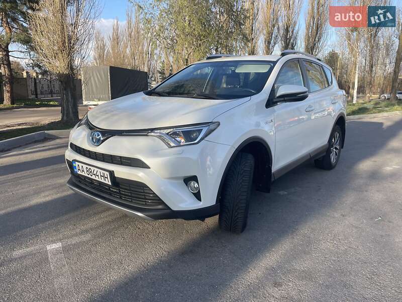 Позашляховик / Кросовер Toyota RAV4 2018 в Києві