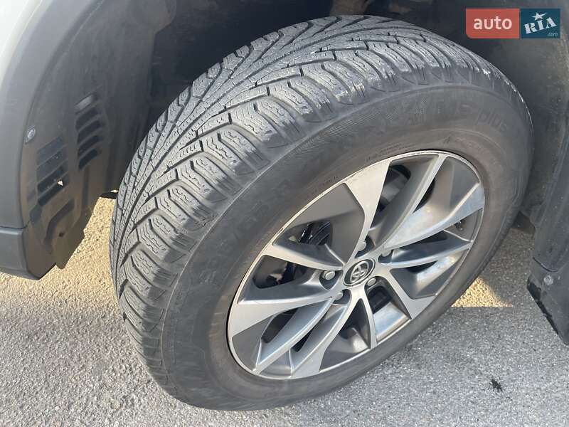 Позашляховик / Кросовер Toyota RAV4 2018 в Києві